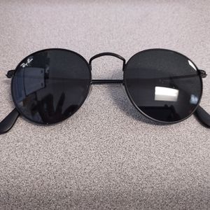 Ray Ban Sunglasses with case